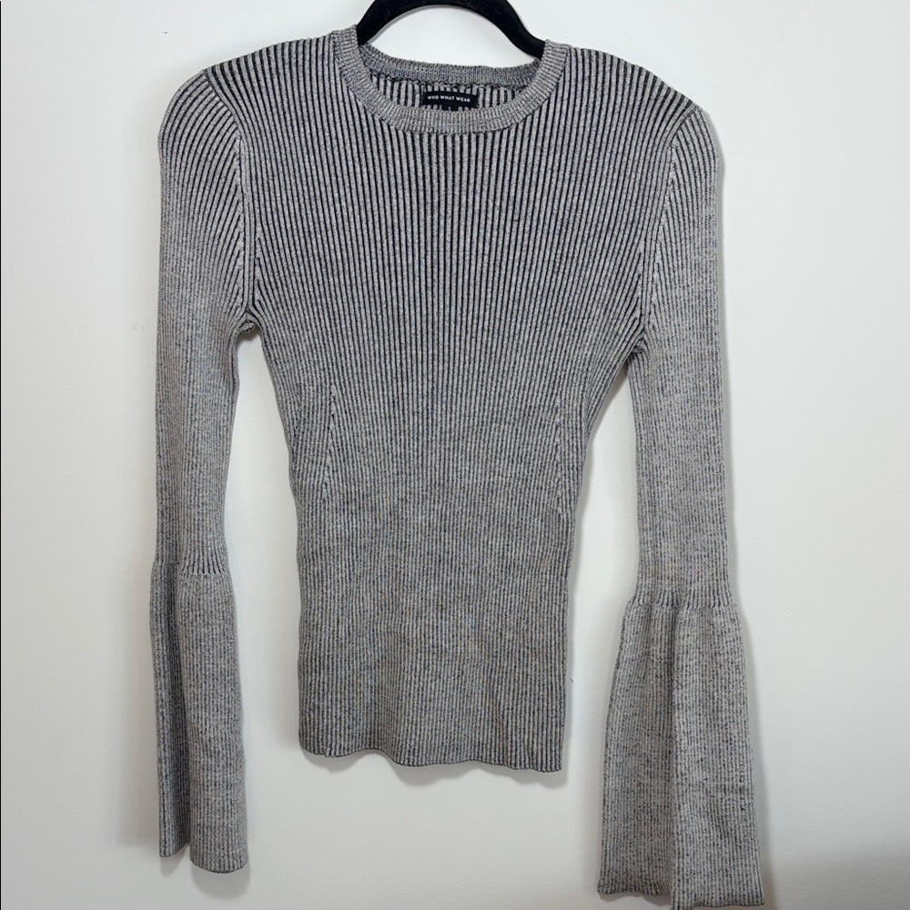 Who What Wear Gray Ribbed Knit Bell Sleeve Crewneck Sweater
